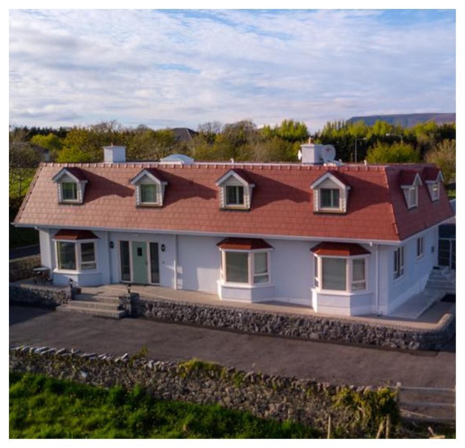 The Red Cottage & Stables Sligo Eksteriør bilde